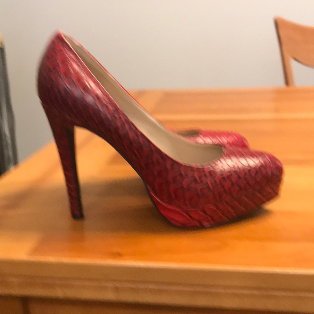Red heels - Picture 3 of 6